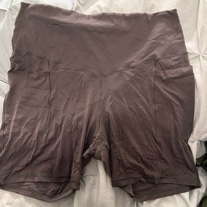 Aerie Offline Bike Shorts 9” in dark brown. Lots of pockets!